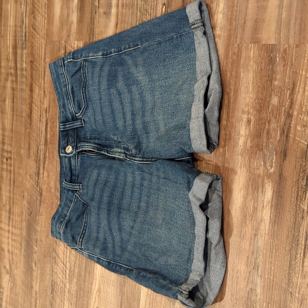 Woman's old Navy high rise shorts